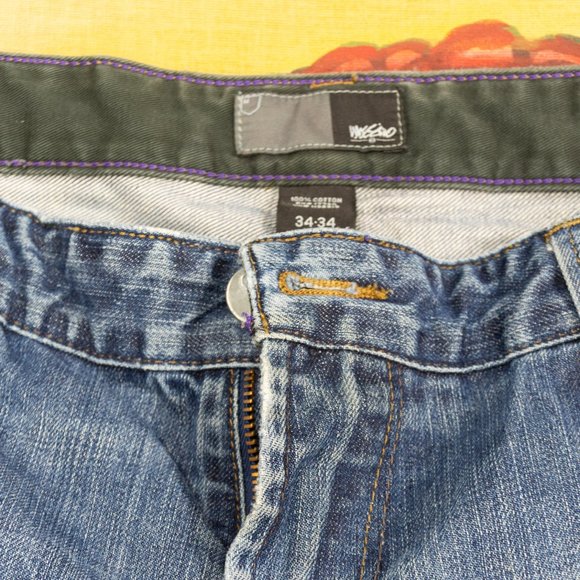 Mossimo Mens Jeans Perfect denim blue and worn to fit like a glove. Size 34 x 34 - Picture 3 of 7